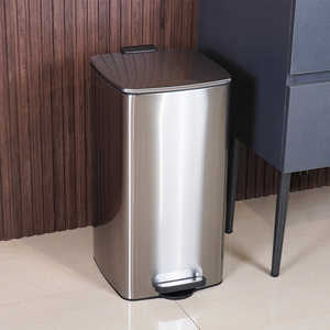 Poubelle à pédale carrée en acier inoxydable à fermeture douce de 6, 8, 12, 16, 20, 30, 40, 50, 60 litres pour cuisine et salle de bain - Product Image 4