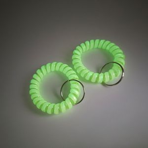 Portachiavi a molla luminoso al buio con cordino elastico e anello in plastica, braccialetto a molla da polso estensibile per palestra, piscina, badge identificativo - Product Image 2