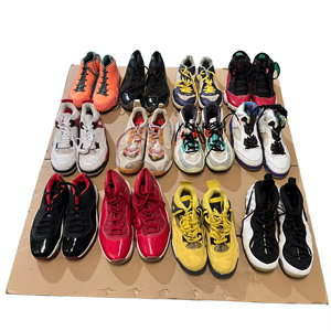 Fournisseur de chaussures de <span class=keywords><strong>basket</strong></span>-ball d'<span class=keywords><strong>occasion</strong></span> de haute qualité, chaussures de <span class=keywords><strong>basket</strong></span>-ball de marque internationale de seconde main pour hommes - Product Image 1