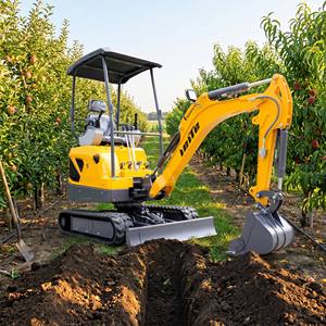 Nouvelle mini-excavatrice de 1,8 tonne, 1800 kg, excavatrice compacte sur chenilles avec certification EPA CE pour les projets de jardinage, d'agriculture, de construction et d'aménagement paysager - Product Image 3