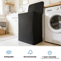 Panier à linge moderne à trois compartiments avec tissu écologique et design durable pour l'organisation des vêtements