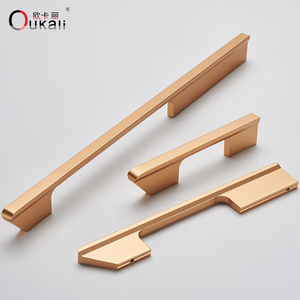 Oukali all'ingrosso lungo armadio in alluminio tirare maniglia stile classico <span class=keywords><strong>per</strong></span> cucina e armadio uso colore nero <span class=keywords><strong>per</strong></span> la palestra <span class=keywords><strong>armadi</strong></span> - Product Image 4