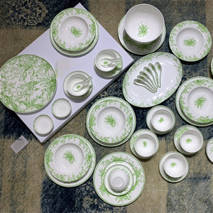 Placa de cargador de porcelana china de hueso de lujo europeo nuevo 41 Uds juego de cena de porcelana verde para el hogar boda café para restaurantes - Product Image 1