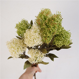 Branche de Skimmia artificielle au toucher réel pour décoration de centre de table de mariage, tiges de verdure par prénom et nom de famille - Product Image 6