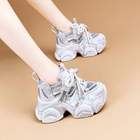 Vente en gros de baskets à talon caché pour femmes, baskets respirantes en mesh à lacets, chaussures de sport