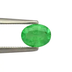 1.28 cts天然哥伦比亚祖母绿8.20x7mm椭圆形切面宽松宝石，用于印度珠宝制造批发商