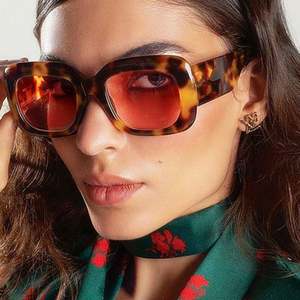 Gafas de Sol de Moda al por Mayor, Vintage, Azules y Negras, de Pierna Ancha, con Protección UV400, Pequeñas y Cuadradas, para Mujer, 2021 - Product Image 1