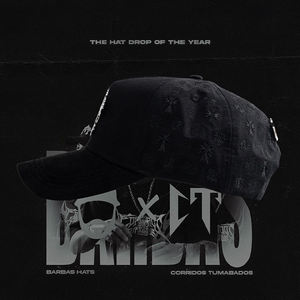 Disponibile all'ingrosso Cappello trucker in camoscio a 5 pannelli con visiera larga, con strass e logo in metallo X Corridos Tumbados X Ct - Product Image 6