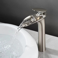 Offre Spéciale 304 acier inoxydable or noir chaud et froid salle de bain cascade robinet de bassin