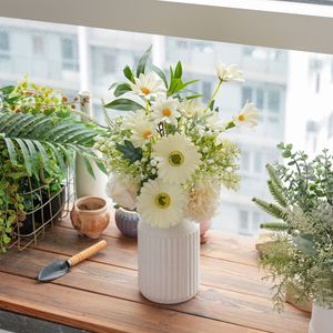 Ramo de Flores Artificiales Willow Lane, Tela Tejida de Plástico, Decoración para Interiores del Hogar, Arreglo para Bodas - Product Image 1