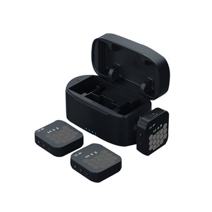 Professionale J32 modello privato con custodia di ricarica senza fili Lavalier microfono nero ABS microfono senza fili per telefono cellulare - Product Image 1