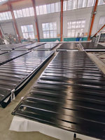 Conteneur de stockage modulaire sur mesure, unité de stockage en acier à assembler par boulons avec porte enroulable pour le stockage d'équipements extérieurs