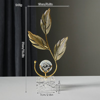 Décoration de table de luxe en verre acrylique et cristal avec accents dorés pour l'intérieur de la maison, les fêtes, le salon, les mariages et autres événements.