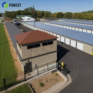 Grand entrepôt commercial à structure métallique à travée libre, installation modulaire robuste pour la distribution de marchandises et le stockage - Product Image 1
