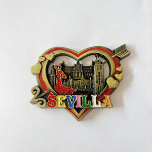 Aimant de réfrigérateur souvenir en métal en forme de cœur personnalisable avec danseur de flamenco de la cathédrale de Séville - Product Image 3