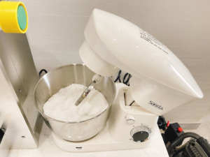 เครื่องกดทำบาธบอมแบบลมสำหรับใช้ในบ้าน ความจุสูง ความแม่นยำสูง รองรับแรงดันไฟฟ้าหลายระดับ ปรับขนาดได้ตามต้องการ - Product Image 6