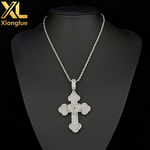 Nouveau Collier Pendentif Croix Cœur Plaqué Or Grande Taille Entièrement Pavé de Zircons Cubiques CZ Style Hip Hop pour Hommes et Garçons - Product Image 3