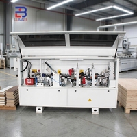 Machine de chantournage automatique pour le traitement des panneaux, ligne de travail du bois