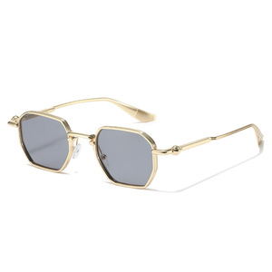 <span class=keywords><strong>Occhiali</strong></span> <span class=keywords><strong>da</strong></span> <span class=keywords><strong>Sole</strong></span> di Lusso 2026 per Uomo, Montature Quadrate di Design, Protezione UV, Logo Personalizzabile, Vendita all'Ingrosso e Dropshipping - Product Image 4