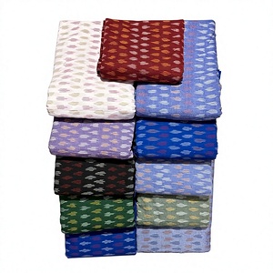 Tissu en coton Ikat tissé à la main, motif géométrique traditionnel, poids moyen, pour vêtements féminins - Product Image 3
