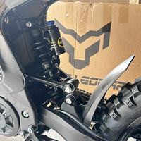 Moto électrique tout-terrain pour adultes Arctic Leopard XE PRO R 74V 60Ah 26.5kW 700Nm de couple 72 mph 60 miles d'autonomie Enduro Trail