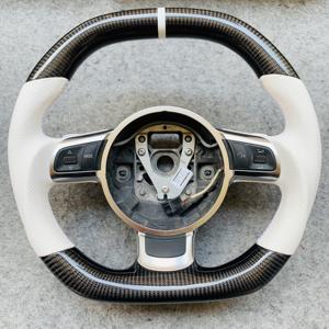 CCE Volant en fibre de carbone Offre Spéciale pour <span class=keywords><strong>Audi</strong></span> 2008 <span class=keywords><strong>TT</strong></span> R8 Anneau <span class=keywords><strong>rouge</strong></span> en cuir perforé Accessoire de voiture - Product Image 4