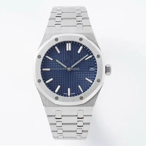 Montre mécanique de haute qualité avec boîtier octogonal en acier inoxydable brossé, bracelet en métal intégré, cadran bleu quadrillé - Product Image 3