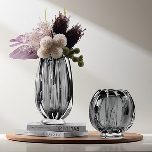 Vaso in Vetro Grigio Fumé Stile Vintage, Fatto a Mano, per Idroponica, da Tavolo, Ecologico, per Matrimoni e Decorazioni per la Casa Diwali - Product Image 3