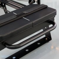 Machine de Pilates Reformer Core Studio - Usage Commercial Professionnel en Alliage d'Aluminium pour la Flexibilité et l'Équilibre, Couleur et Logo Personnalisables 1