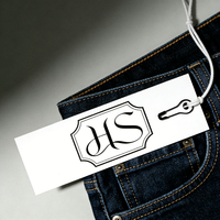 Étiquettes suspendues en papier écologiques personnalisées avec motifs en relief et cordons de qualité supérieure pour vêtements de luxe, bijoux, sacs et chaussures