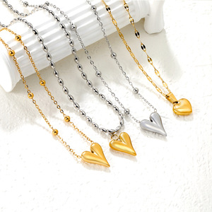 Collar con colgante de acero inoxidable en forma de corazón para mujer, cadena de clavícula minimalista a la moda, regalo de joyería, color plata y oro - Product Image 1