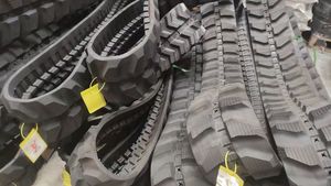 150X70 150X60 150X72 180X60 230X48 230X72 230X96 250X109 Oem Kleine Maten Graafmachine <span class=keywords><strong>Rubber</strong></span> Kettingbaan Schakel <span class=keywords><strong>Rubber</strong></span> Spoor <span class=keywords><strong>Rubber</strong></span> Spoor - Product Image 3