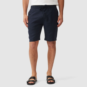 Pantalones cortos de mezcla de lino y algodón Urban Linen para hombre, corte casual y ajustado, tela ligera para paseos por la ciudad y reuniones sociales de verano. - Product Image 6
