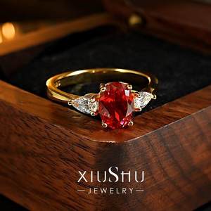 Anillo Clásico de Plata 925 Chapado en Oro con Patrón Geométrico y Engaste de Garras, Color Rojo <span class=keywords><strong>Sangre</strong></span> de Pichón Intenso, Elegante para Uso Diario - Product Image 4