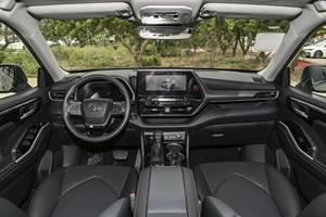 2024 Nuevo Coche Usado <span class=keywords><strong>Toyota</strong></span> <span class=keywords><strong>Highlander</strong></span> <span class=keywords><strong>2023</strong></span> Gasolina Coches Híbridos Usado <span class=keywords><strong>Toyota</strong></span> <span class=keywords><strong>Highlander</strong></span> SUV al Mejor <span class=keywords><strong>Precio</strong></span> y Calidad - Product Image 4