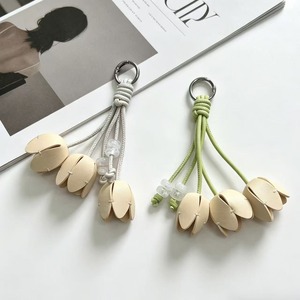 Pu Leather Light <b>Keychain</b> Simple Eco-friendly Stainless Steel Beaded Flower Charm Women's Fashion Bag Accessories Daily Gift - Product Image 4
