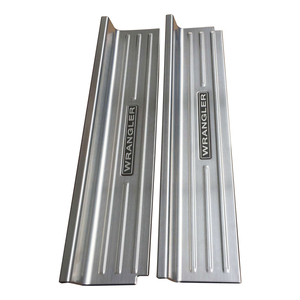 Plaque <span class=keywords><strong>de</strong></span> <span class=keywords><strong>seuil</strong></span> <span class=keywords><strong>de</strong></span> <span class=keywords><strong>porte</strong></span> en <span class=keywords><strong>acier</strong></span> inoxydable argenté Bandes <span class=keywords><strong>de</strong></span> <span class=keywords><strong>seuil</strong></span> externes pour jeep wrangler jl 2018 + JL1040 - Product Image 4