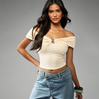 Nouveau haut court à épaules dénudées pour femme, tendance, avec boucle métallique, t-shirt ajusté