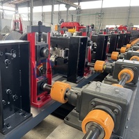 Ağır Hizmet Tipi 4mm Önceden Kesilmiş C Z Profil Makinesi Otomatik 10T Hidrolik Sarım Açıcı Yükleme Arabası Üç İstasyonlu Delme Yatağı