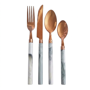 Couverts à tête finition cuivre avec manche en marbre blanc – Élégants et raffinés, parfaits pour les repas et les cadeaux - Product Image 1