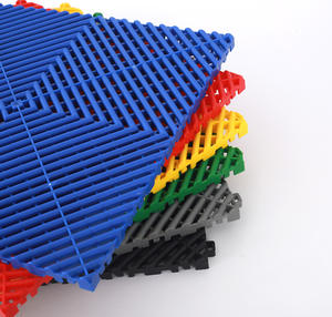 Dalles de sol de <span class=keywords><strong>garage</strong></span> emboîtables durables antidérapantes en PP vierge à 100 %, épaisseur 18 mm, pour le detailing automobile et les stations de lavage 4S - Product Image 1