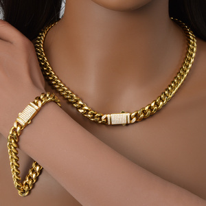 Ensemble collier et bracelet unisexe en acier inoxydable plaqué or 18 carats avec zircon, maillons ronds lourds polis, assortiment élégant pour anniversaire - Product Image 2