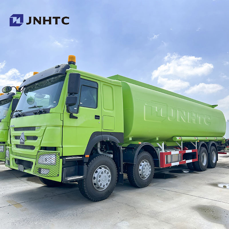 Новый топливный Автоцистерна Sinotruk Howo 8X4 30000 литров, автоцистерна