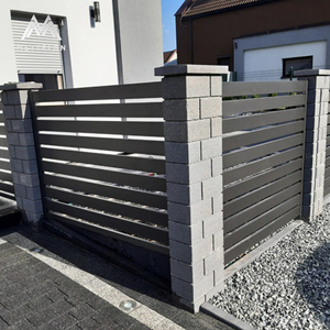 Paneles de Cerca Metálica Decorativa Personalizados, Postes de Cerca de Aluminio con Recubrimiento en Polvo para Seguridad y Mejora Estética del Área de la Piscina - Product Image 5