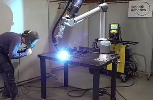 Robot de Soldadura Universal Cobot UR20 con Máquina de Soldadura Megmeet para Soldadura Robótica - Product Image 2