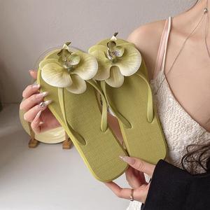 Nouvelle Collection Été – <span class=keywords><strong>Tongs</strong></span> Élégantes à Fleurs <span class=keywords><strong>pour</strong></span> <span class=keywords><strong>Femme</strong></span> – Antidérapantes et Confortables <span class=keywords><strong>pour</strong></span> la <span class=keywords><strong>Plage</strong></span> et les Voyages - Product Image 1