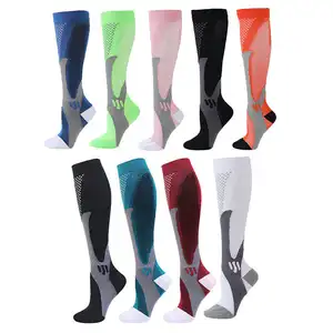 Yumuşak kaymaz yüksek kalite renkler için sıcak satış ekip spor çorapları futbol futbol basketbol özel logo kavrama çorap