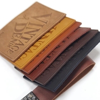 Étiquette carrée personnalisée en cuir véritable à prix abordable, patch de vêtement en PU à coudre TEAMMADE LL010275, gaufrée, estampée, imprimée