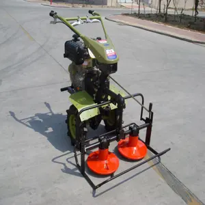 Piccolo rotante erba rasaerba è abbinato on rotary barra del timone, a piedi del motore e del trattore