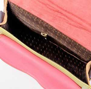 กระเป๋าหนังแฟชั่นตะวันตกทำด้วยมือคุณภาพสูงพร้อมฝาปิดมีซิปพิมพ์ลายวัวแท้และของตกแต่งพู่ - Product Image 4